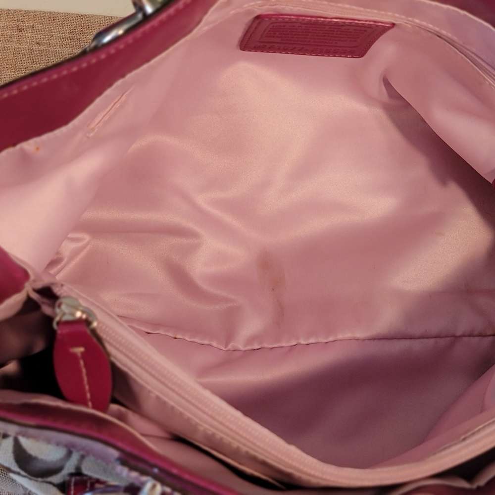 COACH Handbag Signature Canvas with Fuchsia Patent Leather Trim - Large - Picture 9 of 16
